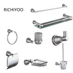 Bathroom accessories set